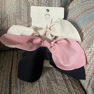 3/$20 ❤️ C&C 3-pack Hair Scrunchies with Bows